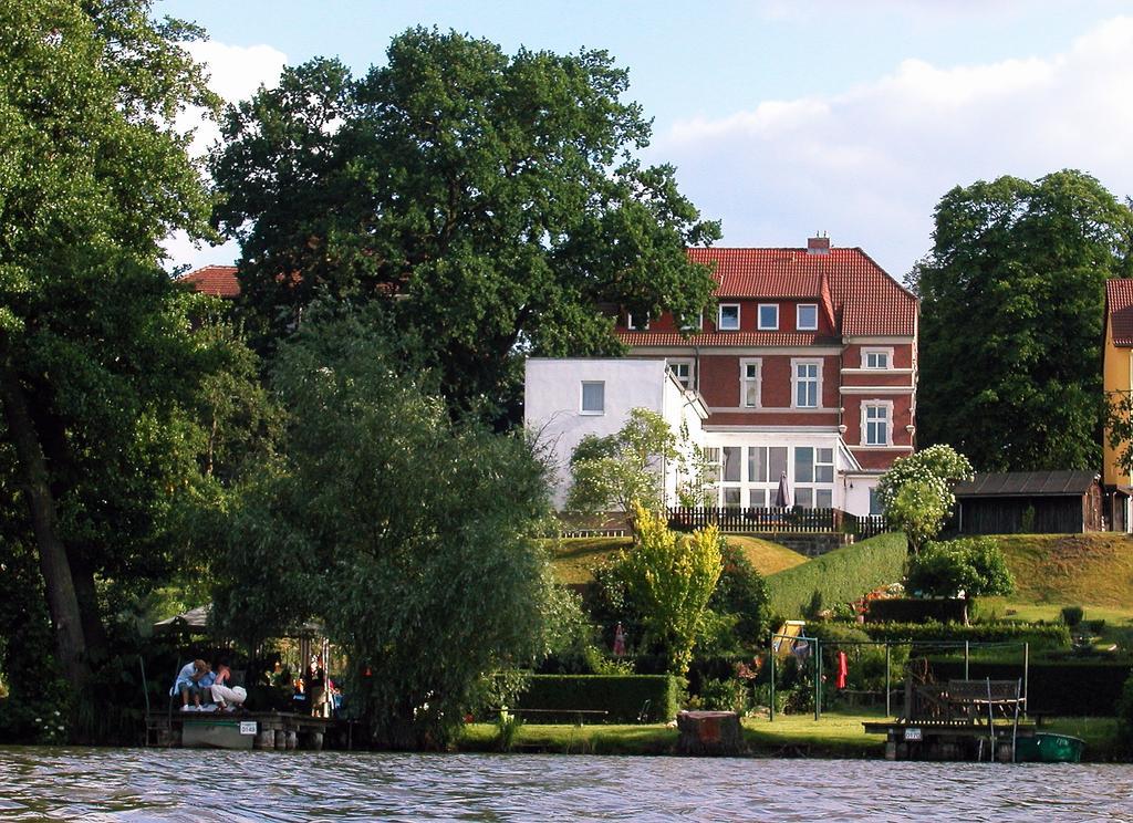 Stadtsee-Pension Темплин Екстериор снимка